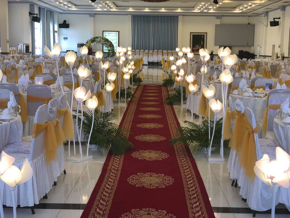 Tiệc cưới chiều của khách vip nhà em ( Nguyễn Hùng & Lê Thuỳ )